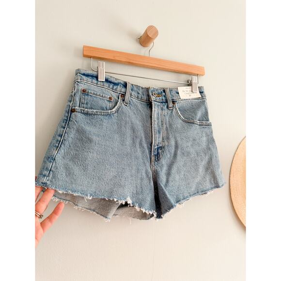 Abercrombie & Fitch | NWT High Rise 90s Cutoff Short in Light Wash | Sz 27 - Picture 3 of 11